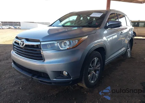 2015 Toyota Highlander Xle V6 z USA, uszkodzony, nr VIN 5TDJKRFH7FS096831